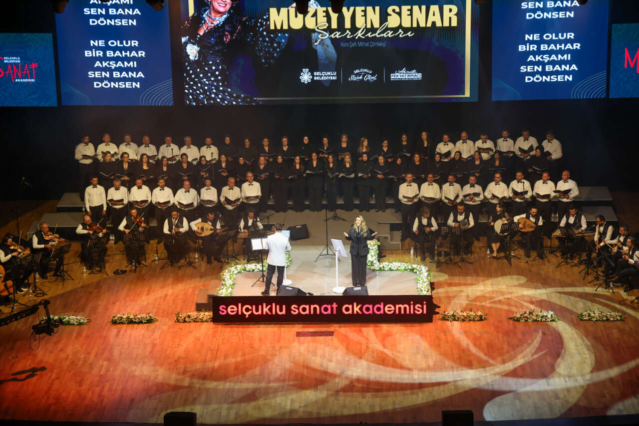 Konya’da Müzeyyen Senar rüzgarı! Unutulmaz eserler programa damga vurdu 12